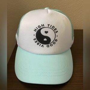Roxy Yin Yang Surfer Beach Snapback Trucker Hat